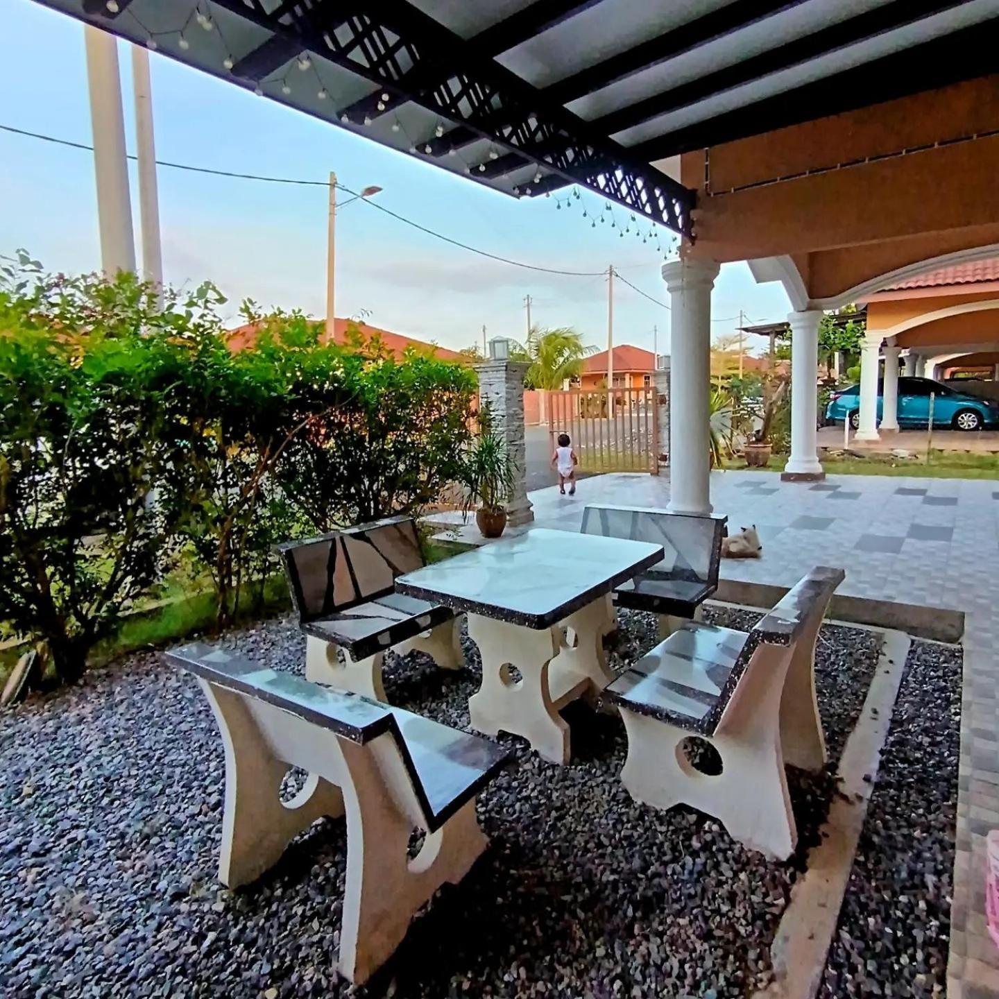 Ebnur Homestay 亚娄 外观 照片